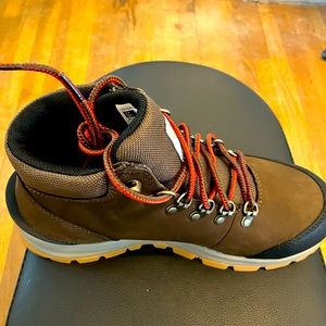 Women’s steel toe boots